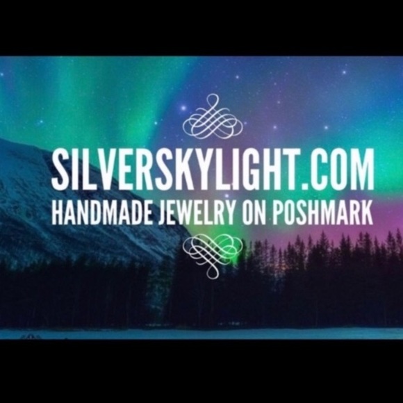 Quartz dangly earrings. Handmade twisted celtic hoop & angel aura crystal quartz - Picture 15 of 15